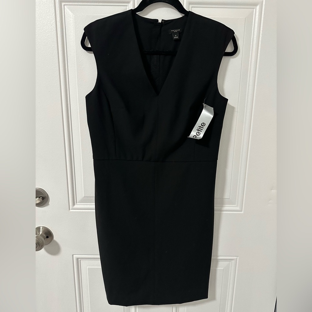 Ann Taylor Petite Black Sleeveless V-Neck Sheath Dress 8P NWT